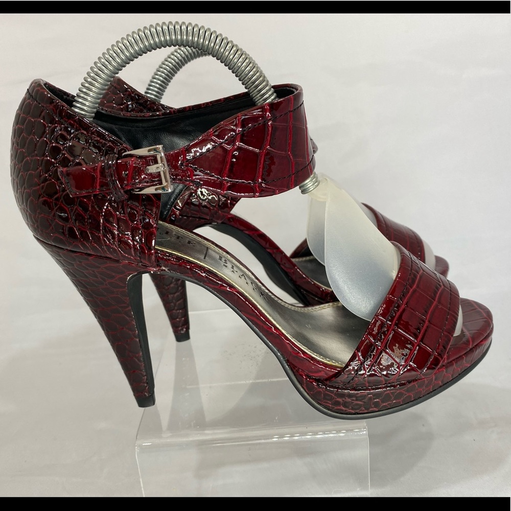 White House Black Market sandals. Size 6